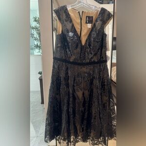 NWT Mac Duggal Black Sequin overlay dress very pretty - size 14